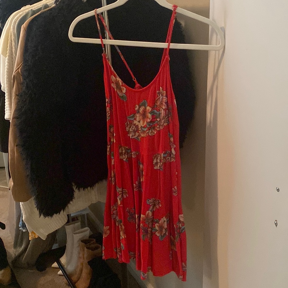 Red flower dress from Lulus! Size small!